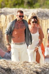 Victoria Beckham - Ernesto Bertarelli Beach in Saint Tropez 07/23/2022