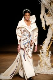 Winnie Harlow   Iris Van Herpen Haute Couture Fall Winter 2022 2023 Show in Paris 07 04 2022   - 6