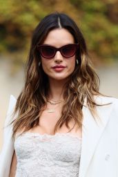 Alessandra Ambrosio   Arriving at the Excelsior Hotel in Venice 08 31 2022   - 32