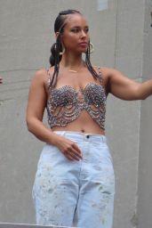 Alicia Keys   RC Rooftop Photo Shoot in New York 08 11 2022   - 13