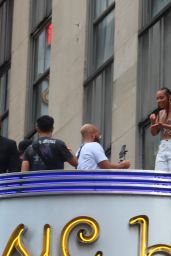 Alicia Keys   RC Rooftop Photo Shoot in New York 08 11 2022   - 28