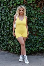 Apollonia Llewellyn in Bright Yellow - Photo SHoot in Manchester City Centre 08/25/2022
