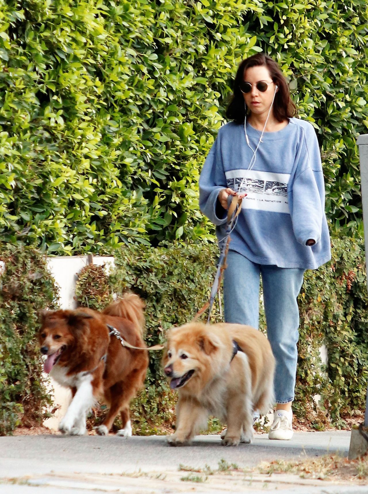 Aubrey Plaza - Out in Studio City 02/19/2022 • CelebMafia