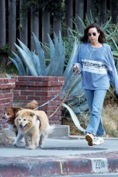 Aubrey Plaza in Comfy Outfit in Los Angeles 08 18 2022   - 67