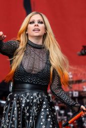 Avril Lavigne - Machine Gun Kelly in Concert at FirstEnergy Stadium in Cleveland 08/13/2022