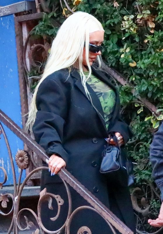 Christina Aguilera - Out in Brentwood 08/14/2022