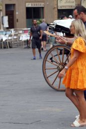 Dani Dyer - Out in Florence 08/10/2022