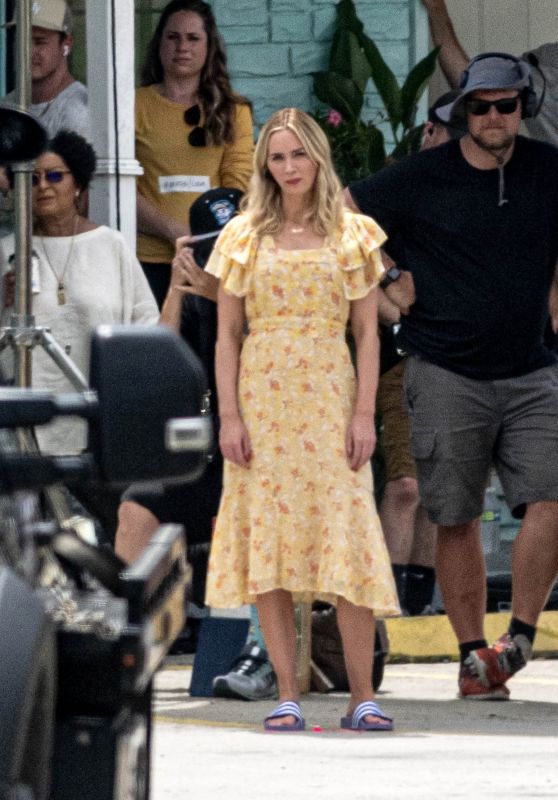 Emily Blunt – “Pain Hustlers” Filming Set in Savannah 08/24/2022