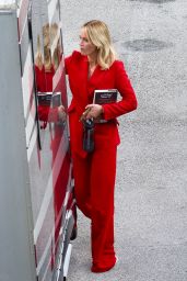 Emily Blunt - "The Pain Hustlers" Filming in Miami 08/29/2022