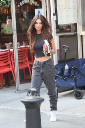 Emily Ratajkowski in Black Jeans and Black Top 08 26 2022   - 2