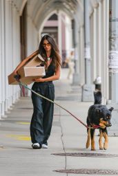 Emily Ratajkowski - Out in New York City 08/18/2022