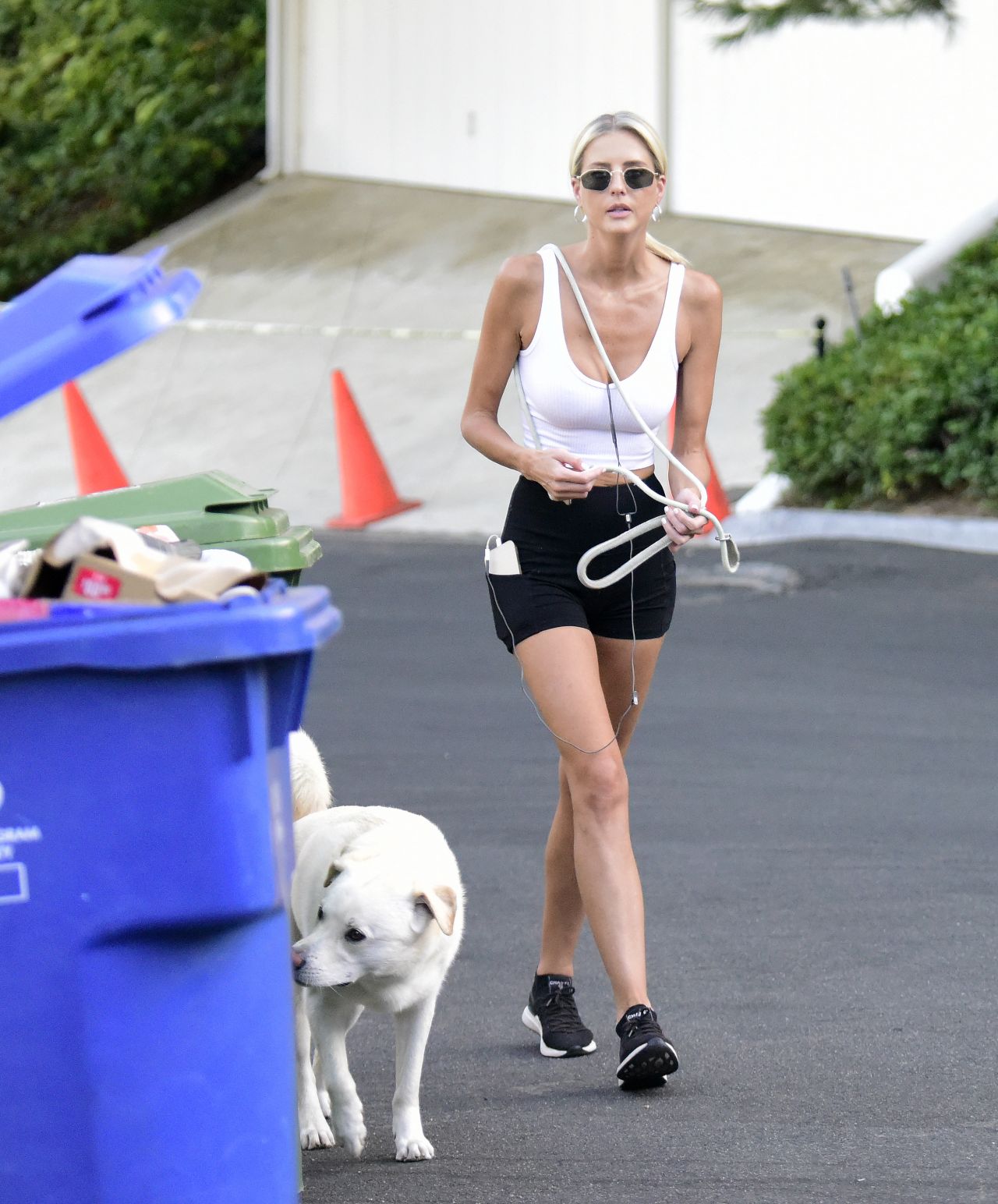 Emma Hernan - Out in Los Angeles 08/10/2022 • CelebMafia