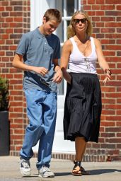 Gwyneth Paltrow - Out in the Hamptons 08/25/2022