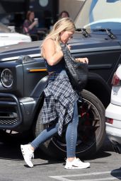 Hilary Duff at Blue Bottle Coffee in Studio City 08/27/2022