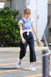 Jennette McCurdy - Out in Los Angeles 08/13/2022