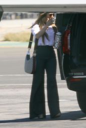 Jennifer Lopez at Van Nuys Airport 08 13 2022   - 88