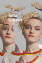 Julia Garner - Queue Netflix Magazine August 2022