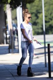 Kate Beckinsale Street Style 08 23 2022   - 18