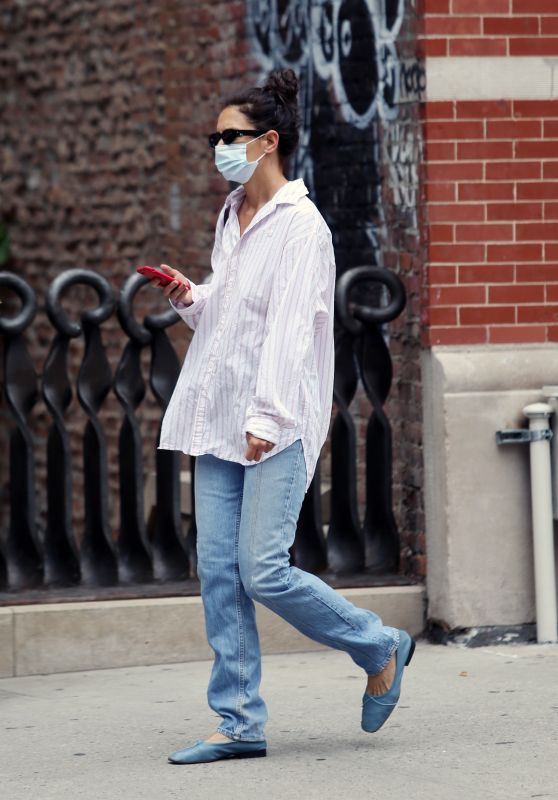 Katie Holmes Casual Style - New York 08/10/2022
