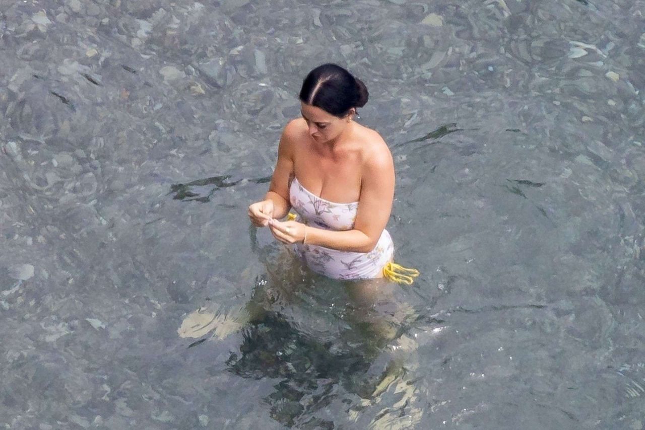 Звезда мирового масштаба Кэти Перри в купальнике