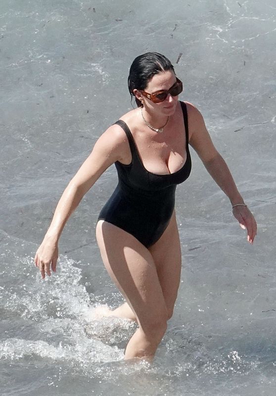 Katy Perry in Swimsuit 08/21/2022