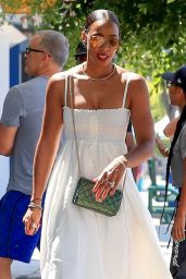Kelly Rowland - Out in Los Angeles 08/20/2022