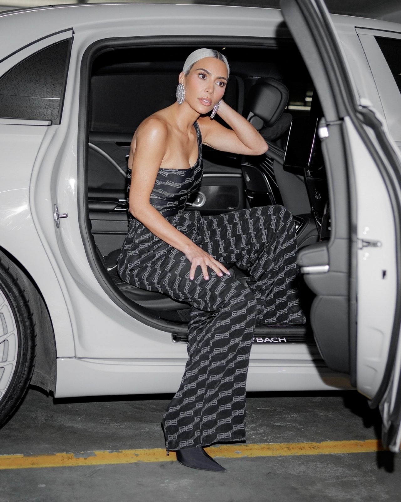 Meander Farewell Incompetence Kim Kardashian in a Balenciaga Jumpsuit - Los Angeles 08/23/2022 •  CelebMafia