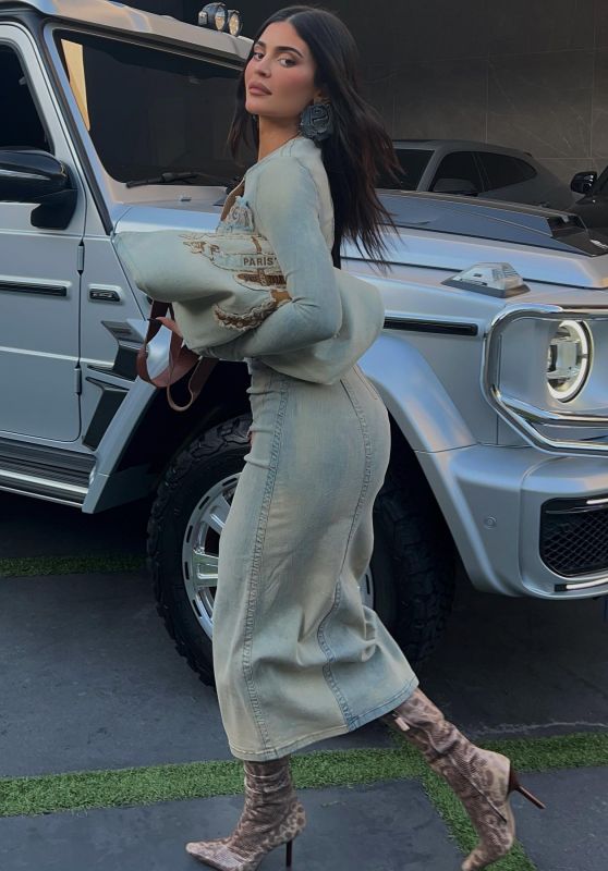 Kylie Jenner 08 22 2022   - 59