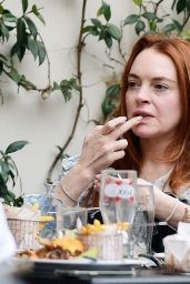 Lindsay Lohan - Make-Up-Free in London 08/28/2022