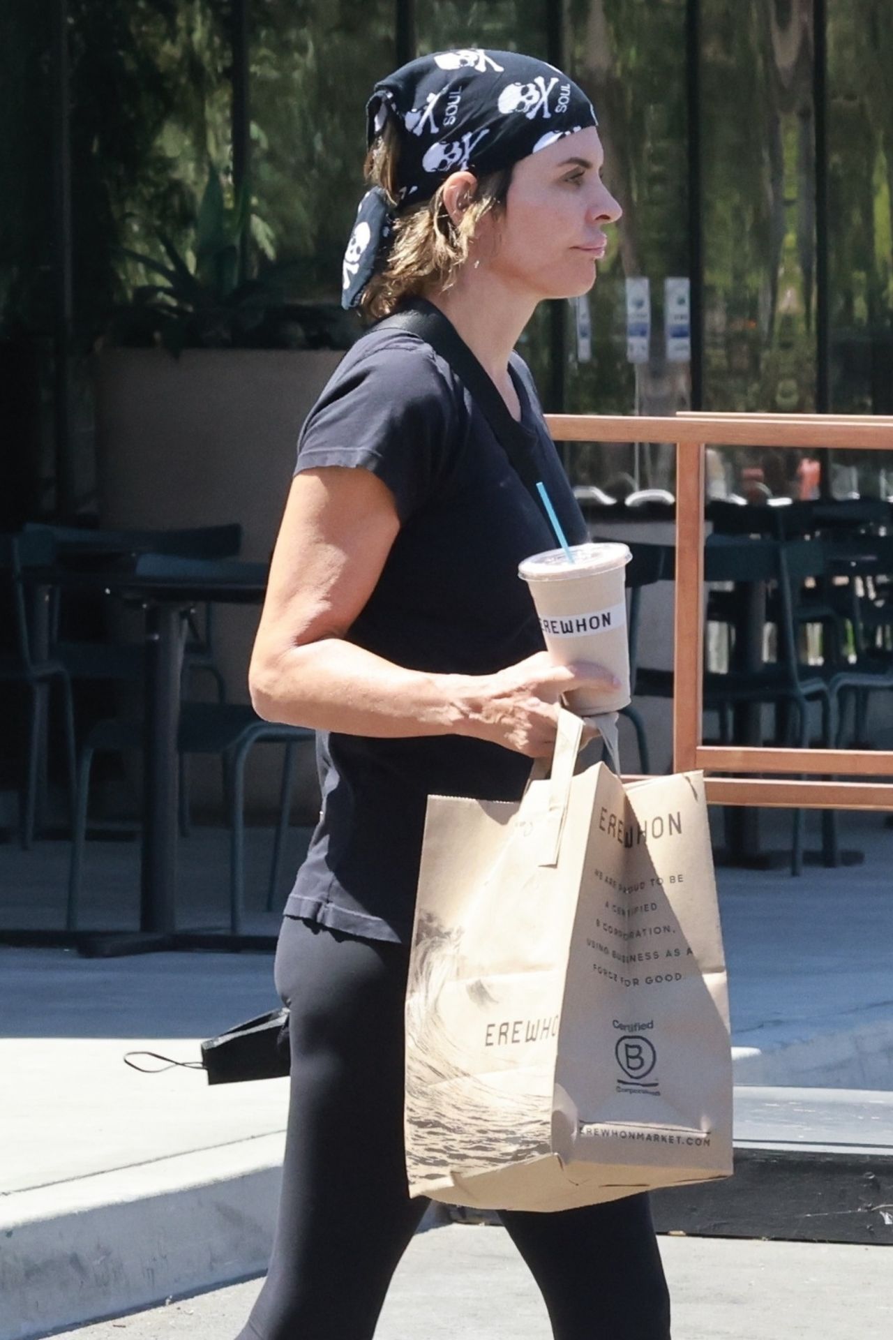 Lisa Rinna - Grocery Shopping at Erewhon Market in Studio City 08/26