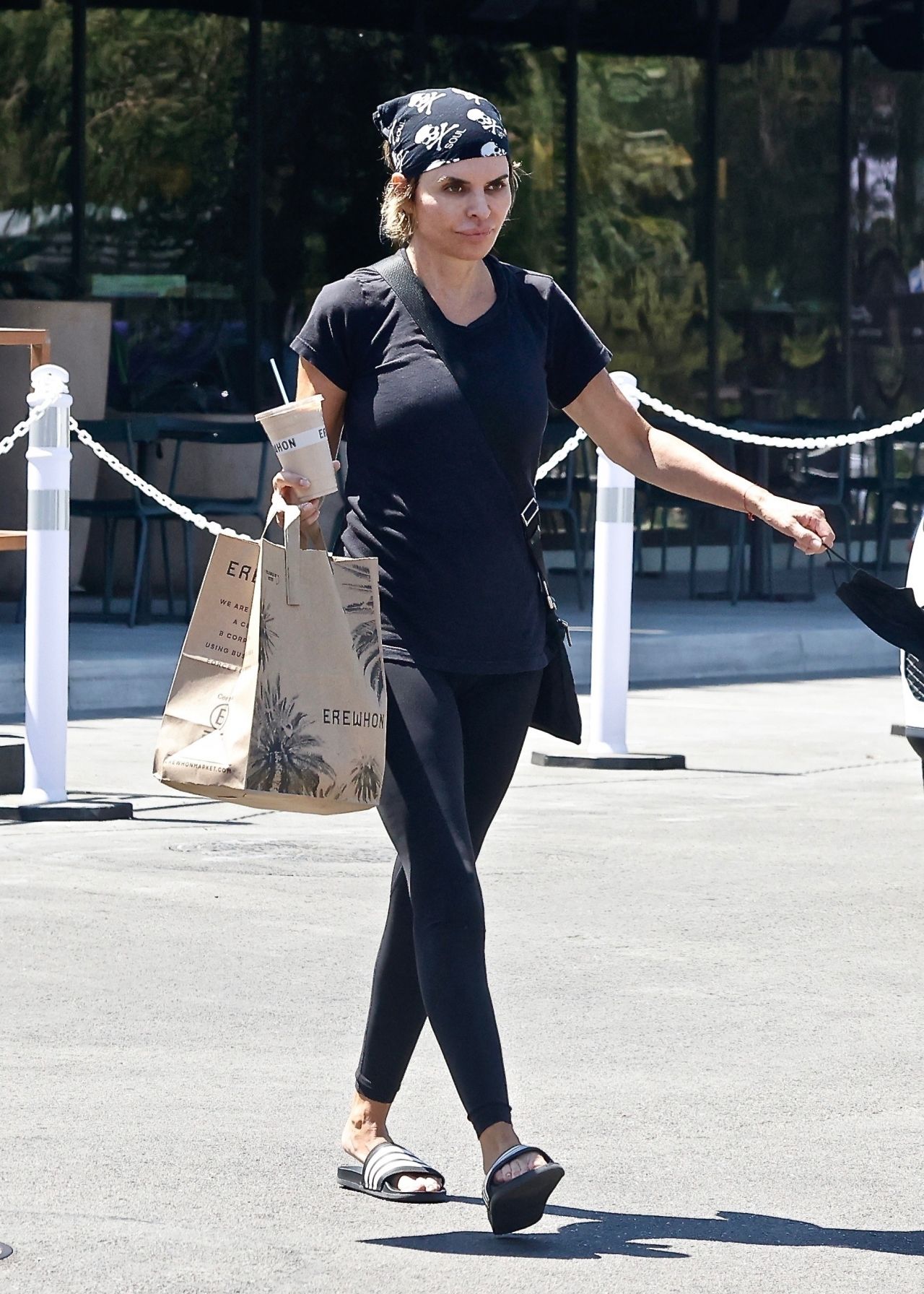 Lisa Rinna - Grocery Shopping at Erewhon Market in Studio City 08/26