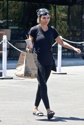 Lisa Rinna   Grocery Shopping at Erewhon Market in Studio City 08 26 2022   - 25