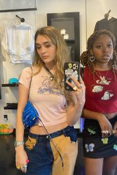 Lizzy Greene 08 16 2022   - 95