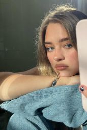 Lizzy Greene 08 16 2022   - 76