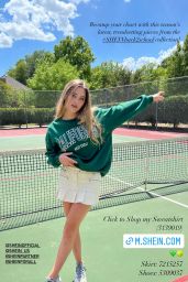 Lizzy Greene 08 16 2022   - 35