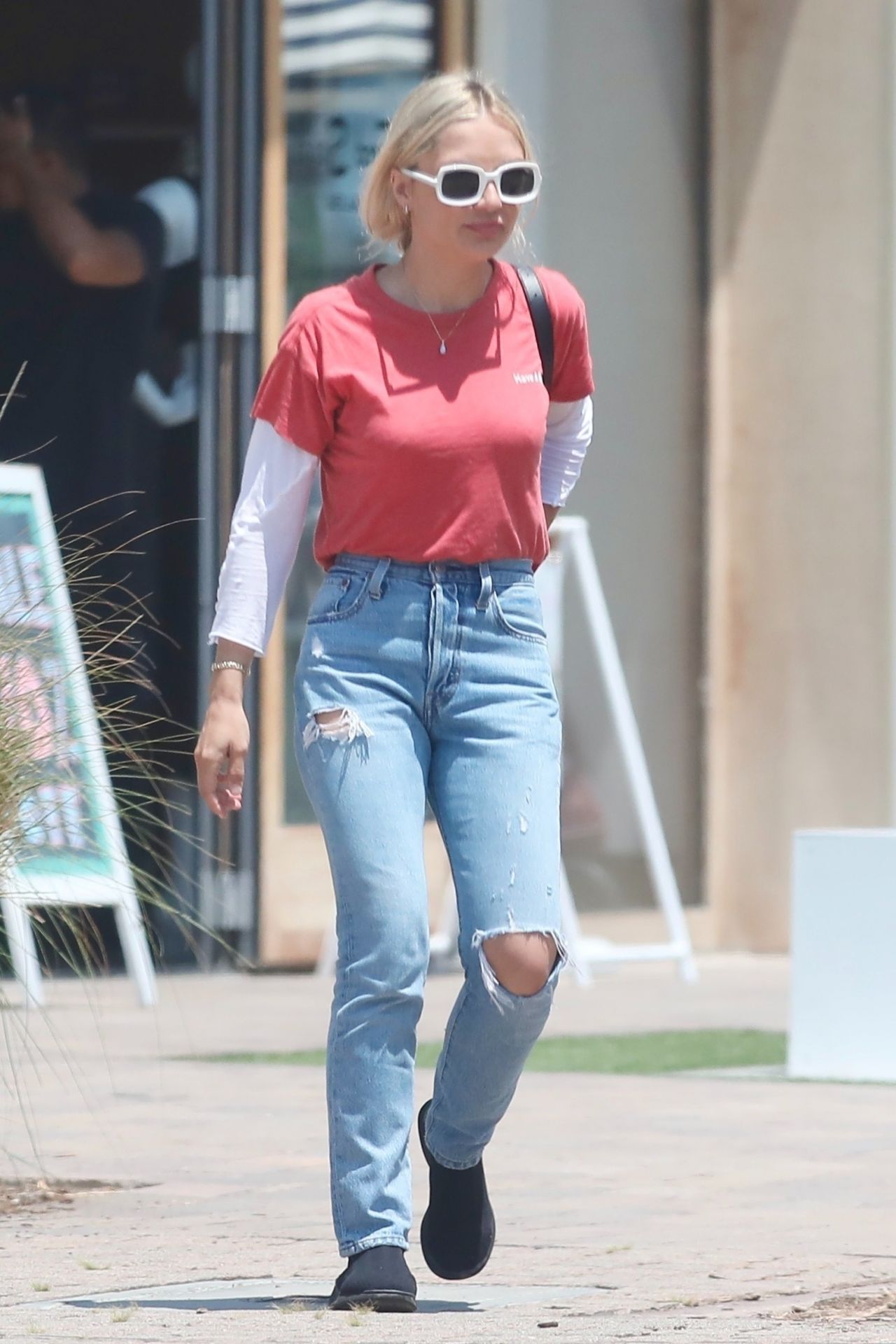 Melissa Cohen in Casual Outfit - Shopping in Malibu 08/07/2022 • CelebMafia