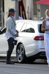 Nicollette Sheridan   Out in Beverly Hills 08 01 2022   - 21