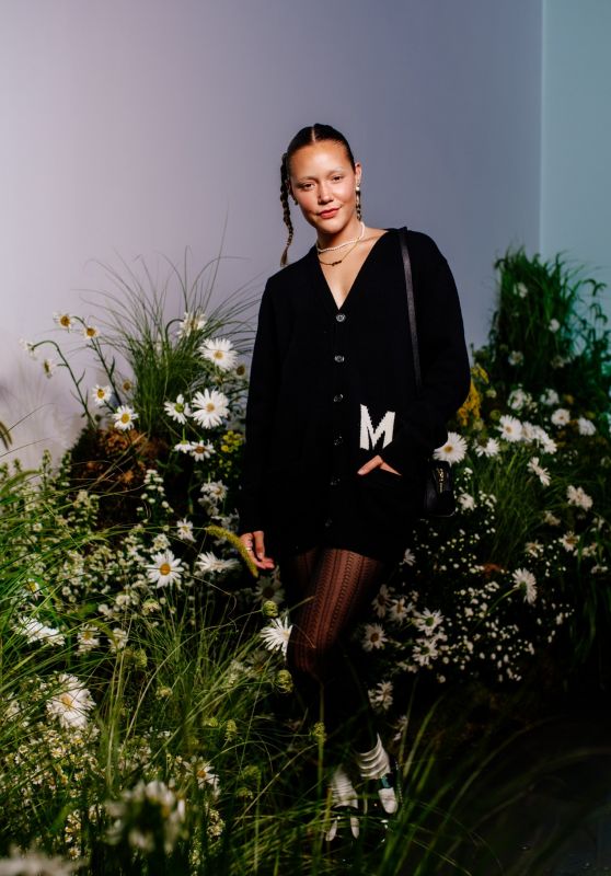 Olivia Ponton - Marc Jacobs Fragrance Campaign 2022