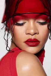 Rihanna 08/12/2022