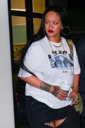 Rihanna - Out in Manhattan 08/12/2022