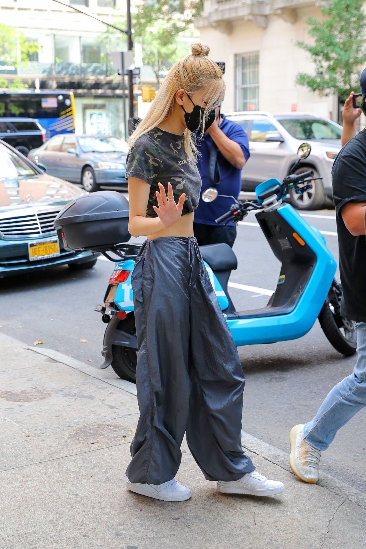 Rosé - Shopping at The Row Women's Clothing Store in New York 08/27 ...