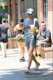Rumer Willis in Casual Outfit 08/20/2022
