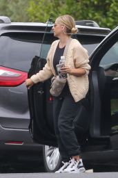 Sarah Michelle Gellar - Out in Santa Monica 08/23/2022