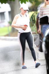 Scarlett Johansson   Out in The Hamptons 08 15 2022   - 57