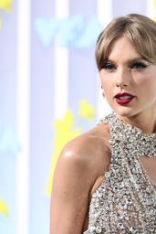 Taylor Swift   2022 MTV Video Music Awards   - 55