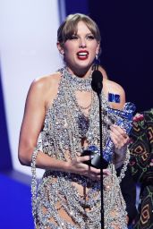 Taylor Swift   2022 MTV Video Music Awards   - 23