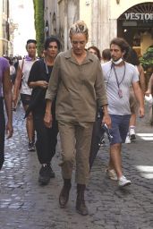 Uma Thurman – “The Old Guard 2” Set in Rome 08/20/2022