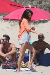 Alessandra Ambrosio on the Beach in Santa Monica 09 05 2022   - 8