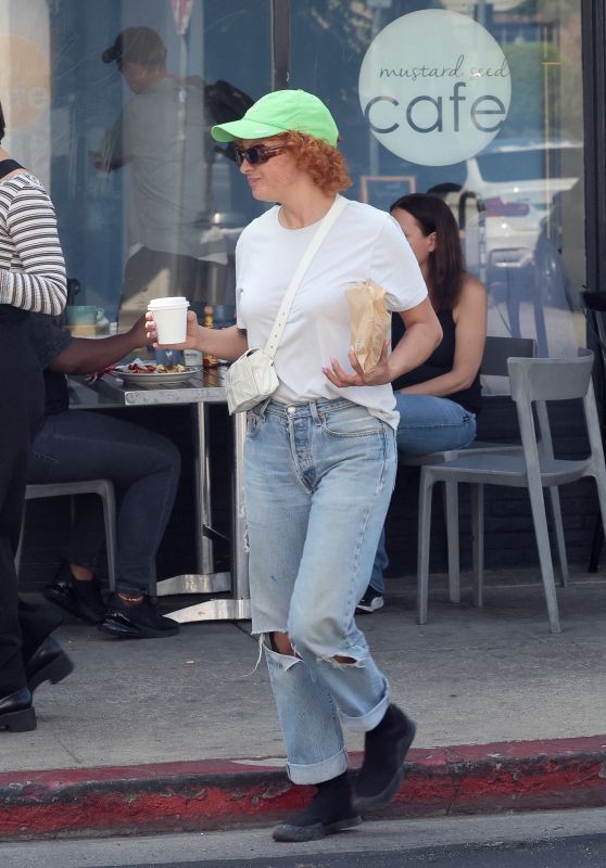 Alia Shawkat - Out in Los Feliz 09/16/2022