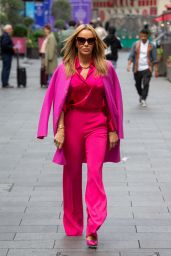 Amanda Holden   Out in London 09 29 2022   - 43